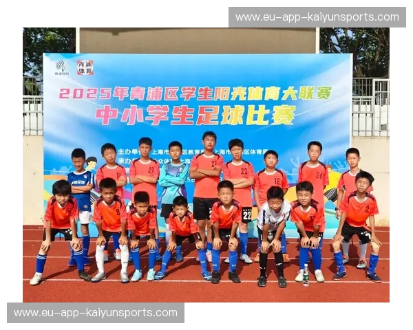 绿茵场上的恩怨情仇：华夏vs国安直播，一场不容错过的巅峰对决！